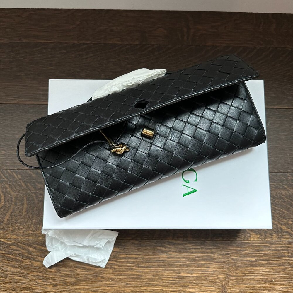 Bottega Veneta Andiamo Clutch Black NWT
